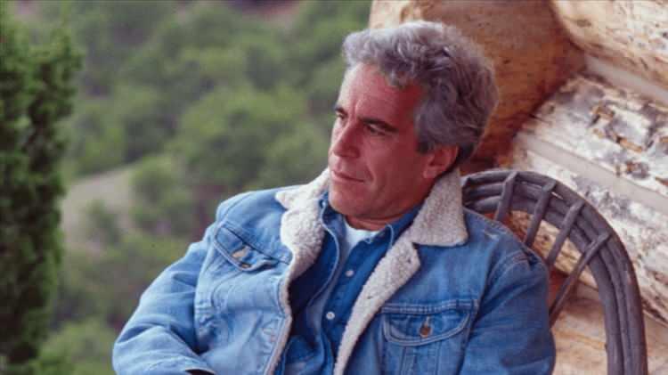 <p>İddia, X platformunda &ldquo;Truthpole&rdquo; adlı bir hesabın paylaştığı ekran g&ouml;r&uuml;nt&uuml;leriyle alevlendi. Paylaşımlarda, &ldquo;littlestjeff1&rdquo; adlı bir Fortnite hesabının Epstein&rsquo;e ait olduğu ve aktif şekilde kullanıldığı &ouml;ne s&uuml;r&uuml;l&uuml;yordu.<br />
<br />
<br />
Hatta bu hesabın İsrail&rsquo;den giriş yaptığı iddiası da eklendi. G&ouml;rseller kısa s&uuml;rede yayıldı, iddia b&uuml;y&uuml;d&uuml;.</p>

<p>&nbsp;</p>
