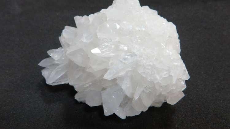 <p><strong>Yer altı kaynakları a&ccedil;ısından olduk&ccedil;a zengin bir &uuml;lke olan T&uuml;rkiye, &ouml;zellikle zengin bor rezervleriyle &ouml;n plana &ccedil;ıkıyor. K&uuml;tahya Sağlık Bilimleri &Uuml;niversitesi &ouml;nc&uuml;l&uuml;ğ&uuml;nde, yaklaşık 10 yıldır s&uuml;rd&uuml;r&uuml;len araştırmalar, bu yer altındaki bu paha bi&ccedil;ilemez doğal zenginliğe ilişkin &ouml;nemli bulguları ortaya &ccedil;ıkardı.</strong></p>
