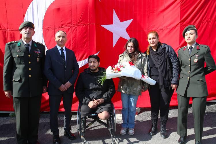 Yapılan iyiliği hi&ccedil;bir zaman unutmadı! 3 yıldır sakladığı emanetin sahibiyle buluştular...