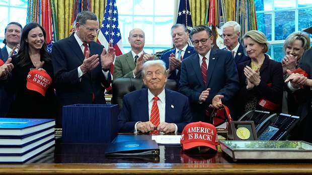 <p>Brookville Capital'ın y&ouml;netici direkt&ouml;r&uuml; Simon Popple, <strong>"Yatırımcılar eskiden ABD Hazine tahvillerini, olduk&ccedil;a risksiz g&ouml;r&uuml;ld&uuml;kleri i&ccedil;in satın alırdı. Ancak &ouml;zellikle servetin bir silaha d&ouml;n&uuml;şt&uuml;r&uuml;lme bi&ccedil;imi nedeniyle, bazı &uuml;lkeler sermayelerini nasıl tahsis edecekleri konusunda daha ihtiyatlı davranıyor,"</strong> dedi.</p>
