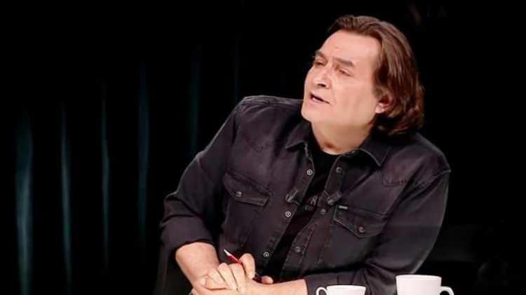 <p><strong>Uzun s&uuml;redir kendisini rahatsız eden bir konuyu dile getirmek istediğini s&ouml;yleyen &uuml;nl&uuml; isim, kutsal mekanlarda bireysel &ouml;zg&uuml;rl&uuml;kler ile toplumsal hassasiyetler arasındaki dengeye dikkat &ccedil;ekti.</strong></p>
