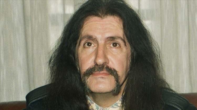 <p><strong>1 Şubat 1999 yılında vefat eden, şarkıcı, besteci, s&ouml;z yazarı ve televizyon programcısı Barış Man&ccedil;o'nun kaybının &uuml;zerinden tam 27 yıl ge&ccedil;ti.&nbsp;</strong></p>
