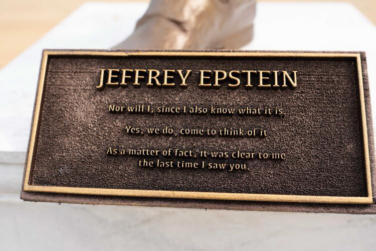 <p>Batı d&uuml;nyasının yıllardır sakladığı karanlık ağlar, Epstein dosyasıyla birlikte daha &ccedil;ok g&uuml;n y&uuml;z&uuml;ne &ccedil;ıkıyor.</p>
