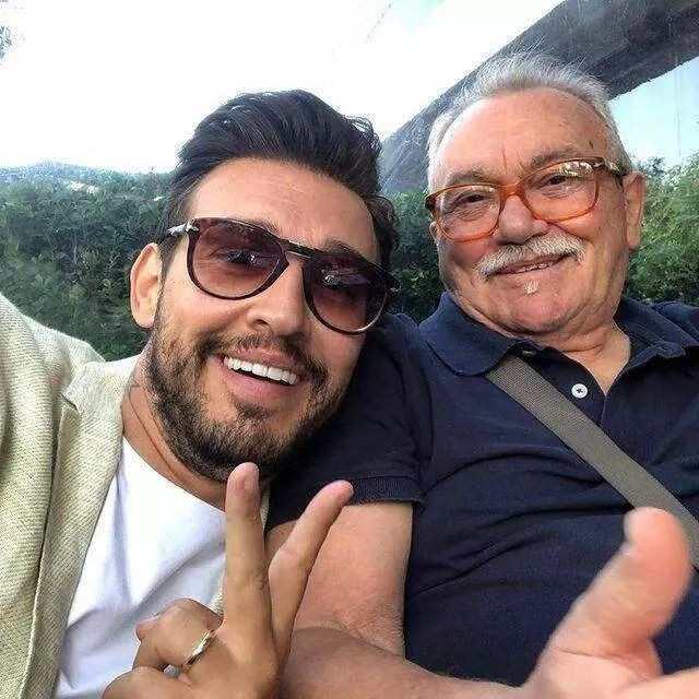 <p><strong>Babasının hastalığı ve ardından gelen acı kaybı hakkında konuşan Zanna,&nbsp;<span style="color:#0000CD">"30 g&uuml;n boyunca ağlayamadık"</span> diyerek o d&ouml;nemi en a&ccedil;ık ve en acı haliyle &ouml;zetledi.</strong></p>
