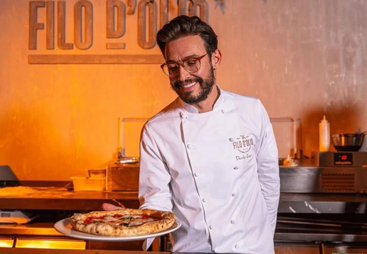 <p><strong>&Uuml;nl&uuml; şef, yaşadığı bu sıkıntılı s&uuml;re&ccedil;te duygusal olarak sıkışmış hissettiğini ve istese bile yas tutmayı başaramadığını dile getirdi.</strong></p>
