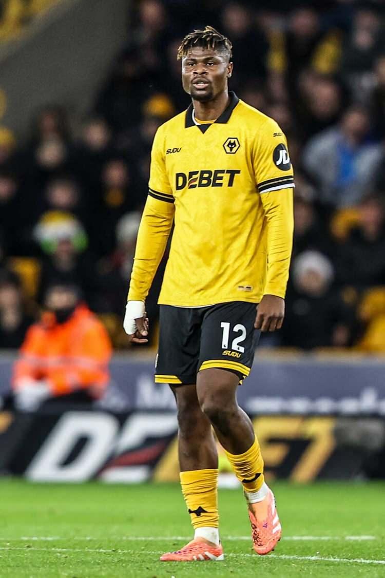 <p>Beşiktaş, Emmanuel Agbadou'nun transferinde son aşamaya geldi. Wolverhampton'ı 17 milyon euro bonservis bedeli karşılığında ikna eden siyah beyazlılar, &ouml;deme planlaması konusunda pazarlıklarını s&uuml;rd&uuml;r&uuml;yor. (AKŞAM)</p>
