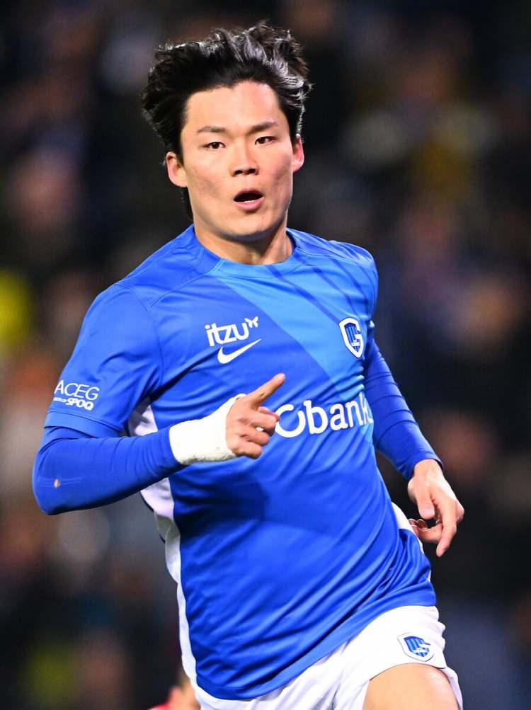 <p>Beşiktaş, Genk'in G&uuml;ney Koreli golc&uuml;s&uuml; Hyeon-Gyu Oh'u kadrosuna katıyor. 4.5 yıllık s&ouml;zleşme imzalanacak olan 24 yaşındaki golc&uuml;n&uuml;n bonservisine 15 milyon euro &ouml;denecek. (FOTOMA&Ccedil;)</p>
