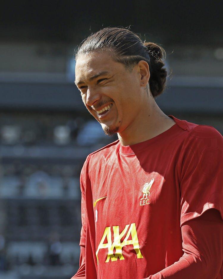 <p>Karim Benzema, Al Hilal'e gitti. Suudi takımında 3. forvet konumuna d&uuml;şen Darwin Nunez i&ccedil;in transfer izni Inzaghi'den geldi. Fenerbah&ccedil;e yıldız golc&uuml;y&uuml; kiralamak i&ccedil;in yeniden harekete ge&ccedil;ti. Transferin bug&uuml;n netleşmesi bekleniyor. (FOTOMA&Ccedil;)</p>
