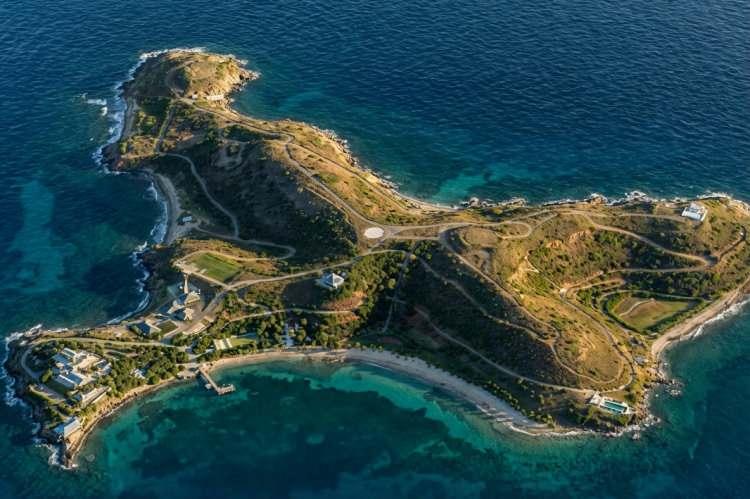 <p>Jeffrey Epstein'in skandal listesinde yer alan isimlere yeni isimler eklendi. Aklalmaz olayların yaşandığı adayla ilgili hangi isimler konuşuluyor ve hangi isimlerin adaya gittiği s&ouml;yleniyor?</p>
