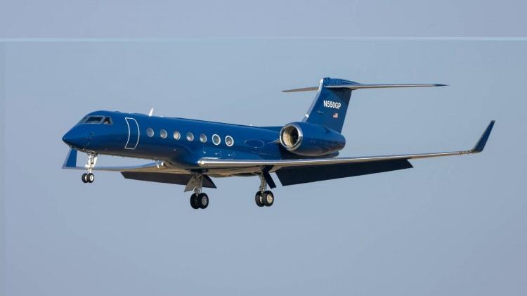 <p><span style="color:#B22222"><strong>GULFSTREAM IV</strong></span></p>

<p>&nbsp;</p>

<p>Bir diğer uzun menzilli jet.</p>
