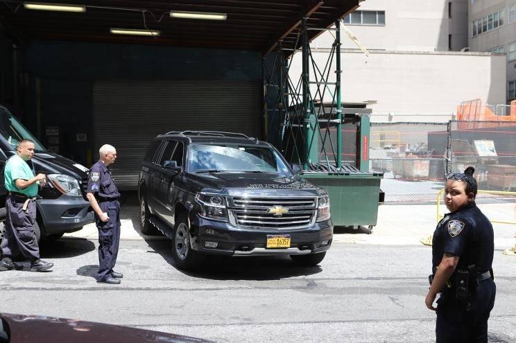 <p><strong><span style="color:#B22222">CHEVROLET SUBURBAN&nbsp;</span> (Birden fazla)</strong></p>
