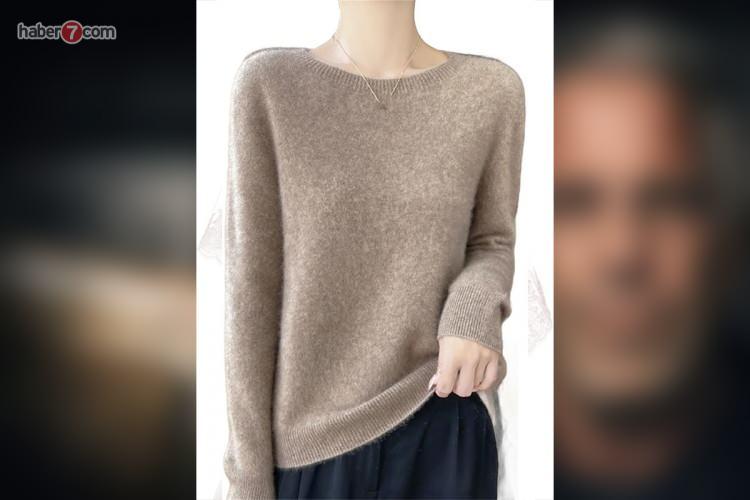 <p><strong><span style="color:#B22222">KIZLAR İ&Ccedil;İN KAZAK&nbsp;</span> |&nbsp; 22 DOLAR (&Ccedil;ok sayıda)</strong></p>
