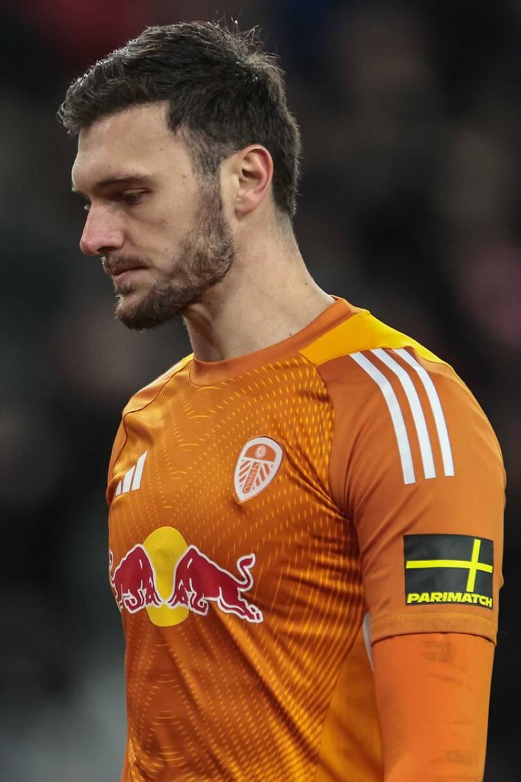 <p>Beşiktaş, kaleci transferi i&ccedil;in Leeds United forması giyen Lucas Perri'yle ilgileniyor. 28 yaşındaki futbolcunun menajeri İstanbul'a gelirken anlaşma sağlanması halinde s&ouml;zleşme imzalanacak. (MİLLİYET)</p>
