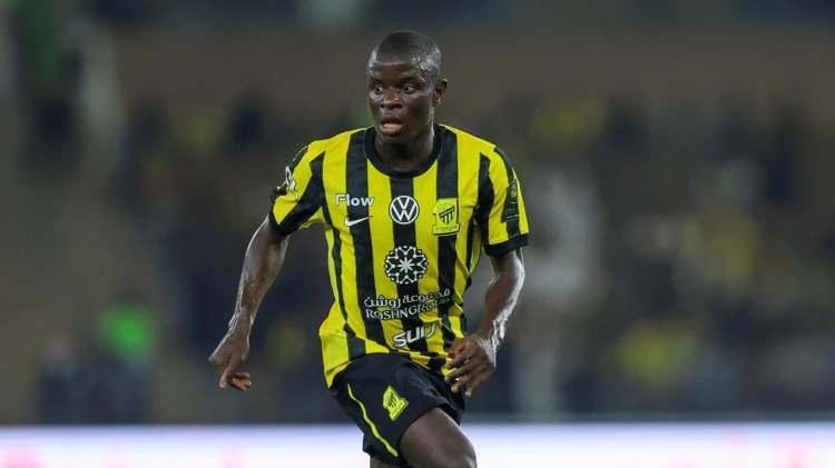 <p>N'Golo Kante'yi renklerine bağlayarak b&uuml;y&uuml;k ses getiren Fenerbah&ccedil;e, santrfor i&ccedil;in de Darwin Nunez'in menajeriyle temaslarını s&uuml;rd&uuml;r&uuml;yor.</p>
