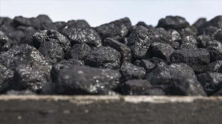 <p>&Ccedil;in'deki bir rit&uuml;elde erkek, hamile eşini yanan k&ouml;m&uuml;rlerin &uuml;zerinde &ccedil;ıplak ayaklarla taşıyor. Bunun kadın i&ccedil;in başarılı bir doğum sağlayacağına inanılıyor.</p>

<p>&nbsp;</p>
