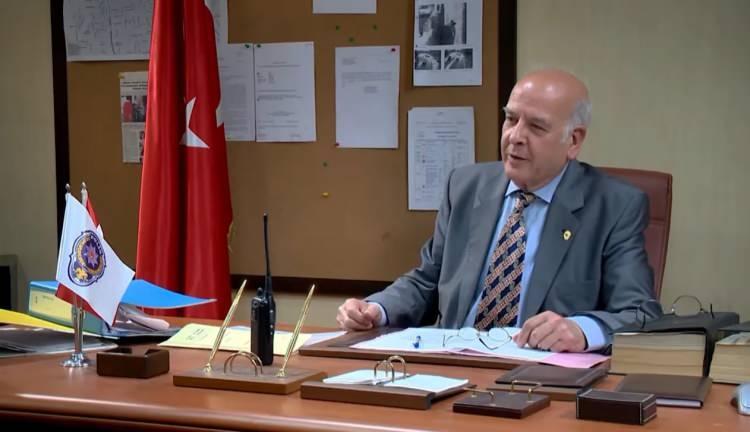 <p><strong>'Arka Sokaklar', 'Yabancı Damat', 'Hayat Bilgisi', 'G&ouml;n&uuml;l&ccedil;elen' ve 'Geniş Aile' dizilerindeki oyunculuğu ile hafızlarda yer edinen Murat Ormiyak, yıllar sonra ortaya &ccedil;ıktı.</strong></p>
