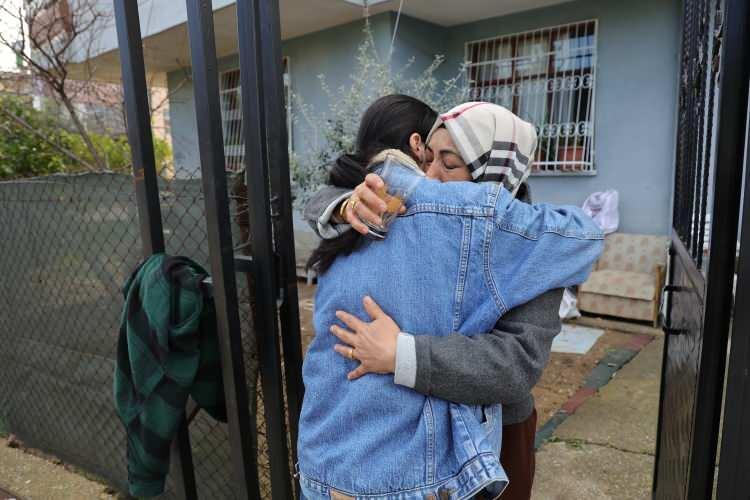 Başına gelenlerle T&uuml;rkiye'yi duygulandırmıştı! &Ouml;zlem cezaevine teslim oldu