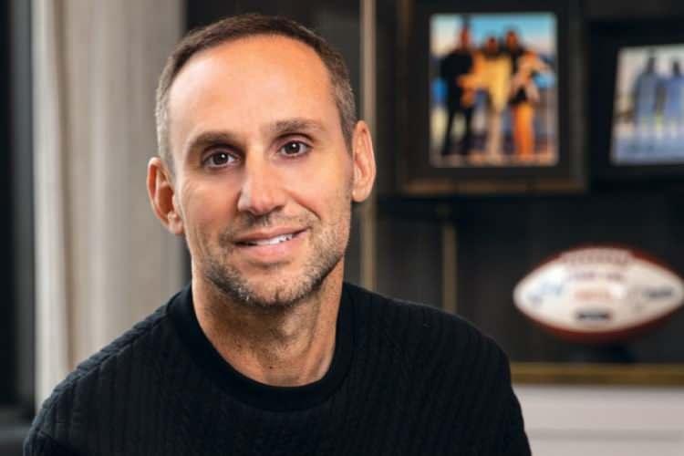 <p><strong><span style="color:rgb(178, 34, 34)">43)&nbsp; MICHAEL RUBIN</span>&nbsp; &nbsp; 10,6 MİLYAR DOLAR</strong></p>

<p>&nbsp;</p>

<p>Michael Rubin, ABD merkezli e-ticaret ve perakende sekt&ouml;r&uuml;nde &ouml;ne &ccedil;ıkan bir iş insanıdır. Serveti, Fanatics gibi spor &uuml;r&uuml;nleri şirketleri ve başarılı yatırımlarından kaynaklanıyor.</p>
