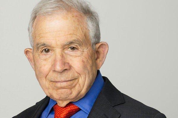 <p><strong><span style="color:rgb(178, 34, 34)">33)&nbsp; DONALD NEWHOUSE</span>&nbsp; |&nbsp; 14,4 MİLYAR DOLAR - İş insanı</strong></p>

<p>&nbsp;</p>

<p>Donald Newhouse, medya ve yayıncılık sekt&ouml;r&uuml;nde g&uuml;&ccedil;l&uuml; bir etkiye sahip olup Advance Publications şirketinin y&ouml;netiminde &ouml;nemli bir rol oynuyor. Serveti, gazete, dergi ve dijital medya yatırımlarından geliyor.</p>
