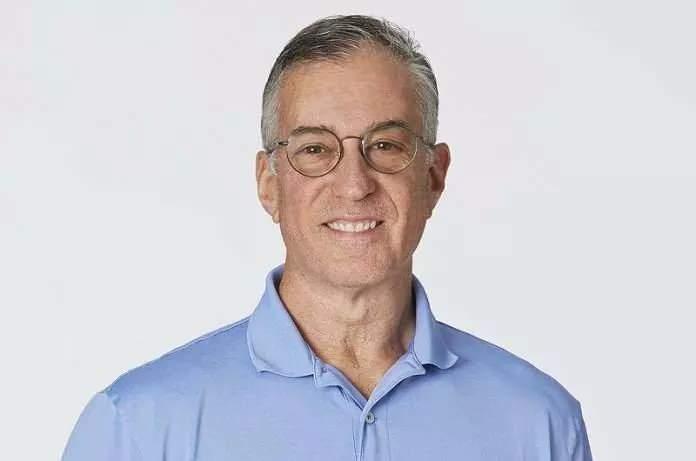 <p><strong><span style="color:rgb(178, 34, 34)">32)&nbsp; ARTHUR DANTCHIK&nbsp;</span>| 14.6 MİLYAR DOLAR&nbsp; - İş insanı</strong></p>

<p>&nbsp;</p>

<p>Arthur Dantchik, ABD merkezli Susquehanna International Group&rsquo;un kurucusu olarak finans ve ticaret d&uuml;nyasında tanınıyor. Serveti, başarılı yatırım stratejileri ve ticaret operasyonlarından kaynaklanıyor.</p>
