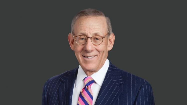 <p><strong><span style="color:rgb(178, 34, 34)">26)&nbsp; STEPHEN ROSS</span>&nbsp;| 18,4 MİLYAR DOLAR&nbsp; -&nbsp; Şehir Planlamacısı</strong></p>

<p>&nbsp;</p>

<p>Stephen Ross, ABD merkezli yatırım ve gayrimenkul geliştirme şirketi Related Companies&rsquo;in kurucusu olarak tanınıyor. Serveti, l&uuml;ks gayrimenkul projeleri ve &ccedil;eşitli iş yatırımlarından geliyor.</p>
