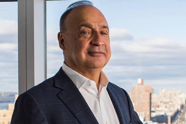 <p><strong><span style="color:rgb(178, 34, 34)">14)&nbsp; LEN BLAVATNIK&nbsp;</span>| 29,9 MİLYAR DOLAR&nbsp; - İş insanı</strong></p>

<p>&nbsp;</p>

<p>Len Blavatnik, İngiltere merkezli yatırımcı ve iş insanı olarak enerji, medya ve kimya sekt&ouml;rlerinde geniş bir portf&ouml;ye sahiptir. Serveti, stratejik yatırımlar ve uluslararası iş girişimlerinden kaynaklanıyor.</p>
