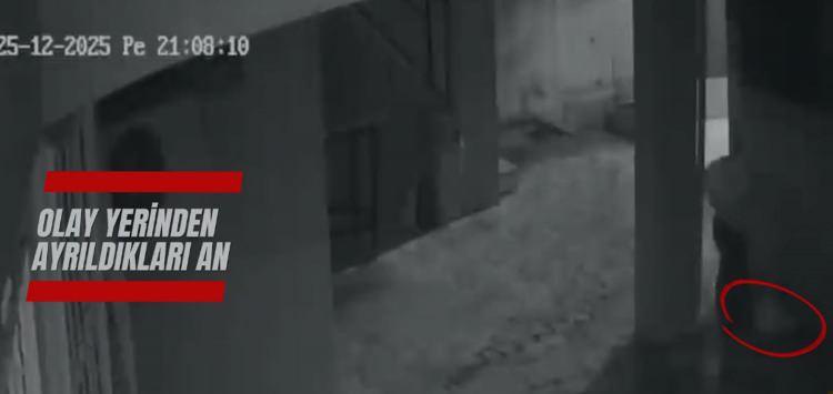 <p>İhbar &uuml;zerine adrese polis ve sağlık ekipleri sevk edildi.</p>

<p>&nbsp;</p>

<p>Sağlık&ccedil;ıların kontrol&uuml;nde Kavurt'un &ouml;ld&uuml;ğ&uuml; belirlendi. Kavurt'un cenazesi, otopsi i&ccedil;in Adli Tıp Kurumu morguna kaldırıldı.</p>
