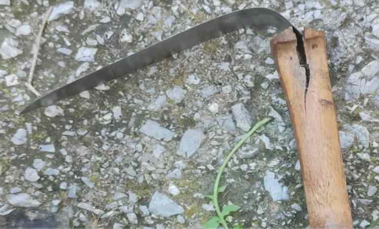 <p>Ayrıca ş&uuml;phelilerin olayı ger&ccedil;ekleştirmeden &ouml;nce b&ouml;lgede keşif yaptıkları, iş yerlerine ait g&uuml;venlik kameralarının &ccedil;alışıp &ccedil;alışmadığını kontrol ettikleri belirlendi.</p>

<p>&nbsp;</p>

<p>Evdeki incelemede; bah&ccedil;edeki bazı eşyalar ile buzdolabındaki etlerin alındığı tespit edildi.&nbsp;</p>
