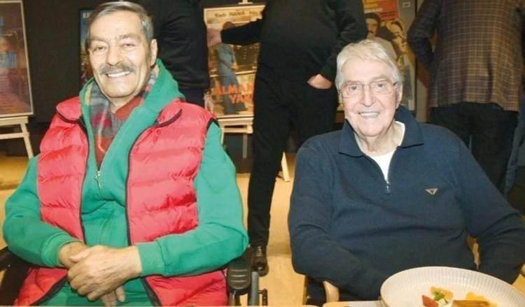 <p><strong>Doktorunun m&uuml;saade ettiği s&uuml;re boyunca dostlarıyla keyifli anlar yaşayan İnanır, "Hepinize beni yalnız bırakmadığınız i&ccedil;in teşekk&uuml;r ediyorum. Ne iyi ettiniz de geldiniz. Sağ olun, var olun" diyerek teşekk&uuml;r etti.</strong></p>
