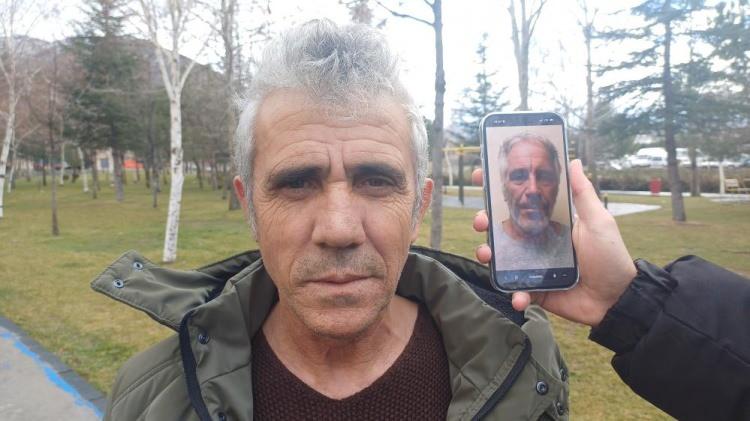<p>Kayseri'de yaşayan 55 yaşındaki Rıfat &Ouml;zdemir'in başı benzerlikten dolayı dertte. Kız &ccedil;ocuklarına y&ouml;nelik cinsel istismar su&ccedil;uyla tutuklu yargılanırken hapishanede &ouml;l&uuml; bulunan milyarder Jeffrey Epstein'e benzeyen &Ouml;zdemir, insanların kendisine olan olumsuz bakışlardan dolayı rahatsız olduğunu kaydetti.</p>
