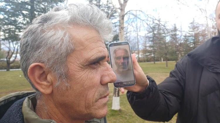 <p><strong>Yolda y&uuml;r&uuml;rken insanlar bana sert bir imajla bakıyorlar. S&ouml;zel olarak bir şey yok ama bakışları insanı rahatsız ediyor. İnsanlar şaşırmış bir ses tonu ile 'Epstein'e benziyor' diyorlar. Bunu bana dediklerinde canım sıkılıyor. &Ccedil;&uuml;nk&uuml; hoş bir adam değil. Benzetilmek hoş bir şey değil" </strong>ifadelerini kullanmdı.</p>
