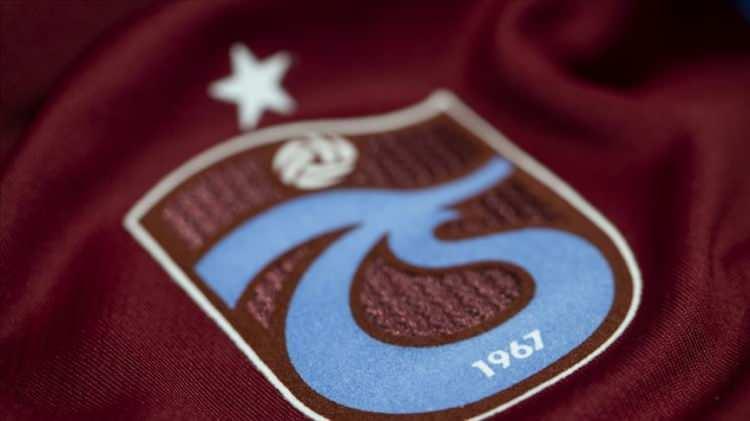 <p>Trabzonspor:&nbsp;Kocaelispor &ndash; Beşiktaş karşılaşmasında trib&uuml;nden d&uuml;şerek yaralanan ve hastaneye kaldırılan Kocaelispor taraftarı Harda Ka&ccedil;maz&rsquo;ın vefat ettiği haberini derin bir &uuml;z&uuml;nt&uuml;yle &ouml;ğrenmiş bulunmaktayız. Merhuma Allah&rsquo;tan rahmet; ailesine, yakınlarına ve Kocaelispor camiasına başsağlığı diliyoruz.</p>
