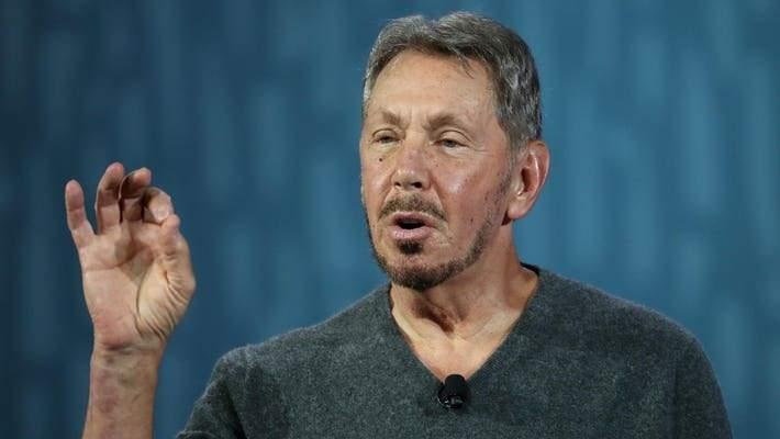 <p><strong><span style="color:#B22222">LARRY ELLİSON DA EKLENDİ!&nbsp;</span> |&nbsp; Oracle'ın ve TikTok'un ABD'deki sahibi</strong></p>

<p>&nbsp;</p>

<p>Larry Ellison, 2012'de Hawaii'nin Lanai adasının %98'ini 300 milyon dolara satın aldı ve adaya 500 milyon dolardan fazla yatırım yaptı.</p>

<p>&nbsp;</p>

<p>Sadece zenginlerin yaşayabildiği ada i&ccedil;in herhangi birihbar gelmese de Epstein olayından sonra yeniden g&uuml;ndeme geldi...</p>

