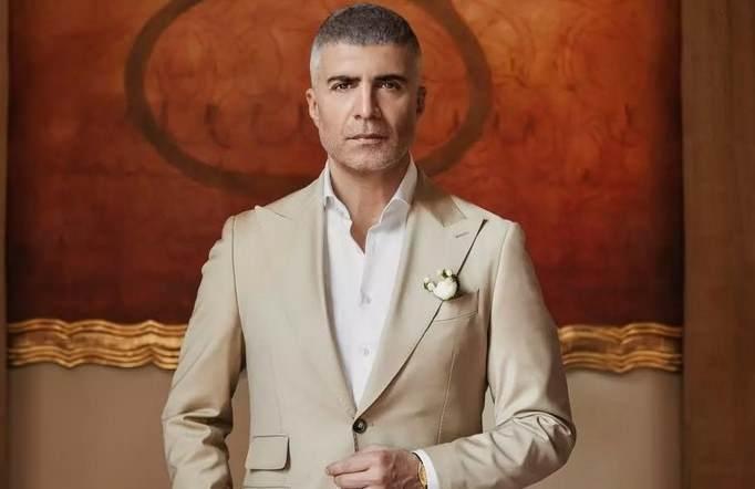 <p>Annesi Kadriye Hanım'ın sağlık durumunun ağırlaştığını &ouml;ğrenen &Ouml;zcan Deniz, yaşanan t&uuml;m kırgınlıkları bir kenara bırakarak ailesi i&ccedil;in adeta seferberlik ilan etti. &Uuml;nl&uuml; sanat&ccedil;ı, hem maddi hem manevi olarak devreye girerek annesinin tedavisini &uuml;stlendi.&nbsp;</p>
