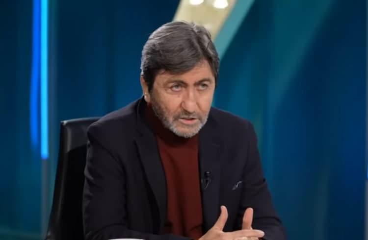 <p><strong>Sports Digitale YouTube kanalında</strong> konuşan Rıdvan Dilmen, ma&ccedil;ın son b&ouml;l&uuml;m&uuml;nde Tedesco'nun oyuna m&uuml;dahelelerini 'm&uuml;kemmel' olarak karşıladı.</p>
