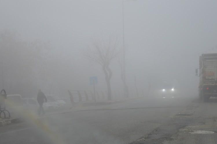 <p>Polis ekipleri, kent merkezindeki kavşaklarda olası kazalara karşı &ouml;nlem alarak, trafiği y&ouml;nlendirdi.</p>

<p>&nbsp;</p>
