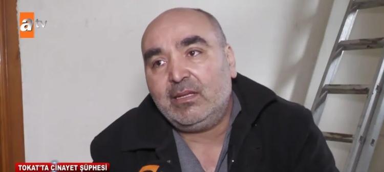 <p><span style="color:#FF0000"><strong>"USLU USLU OTURUYORUM"</strong></span></p>

<p><strong>Daha &ouml;nce programda M&uuml;ge Anlı'ya y&ouml;nelik s&ouml;ylemlerinden pişmanlık duyduğunu a&ccedil;ıklayan Sinan Sardoğan,<span style="color:#FF0000"> "Kimse merak etmesin, kendi evimde uslu uslu oturuyorum. K&ouml;y&uuml;mde kalacağım. Tek olmam daha iyi"</span> ifadelerini kullandı.</strong></p>
