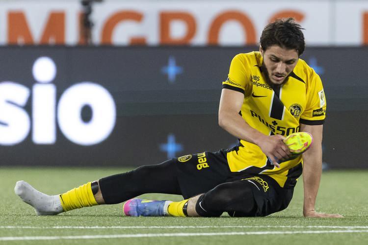 <p>Beşiktaş sol bek transferi i&ccedil;in Jaouen Hadjam'ı g&ouml;z&uuml;ne kestirdi. Young Boys ile pazarlıklar başladı. (FANATİK)</p>
