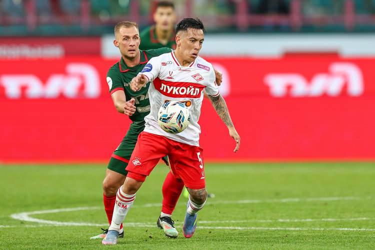 <p>Trabzonspor, Rusya'nın Spartak Moskova takımında oynayan 26 yaşındaki oyun kurucu Esequiel Barco'yu listeye ekledi. Arjantinli orta saha aynı zaman kanatlarda da oynayabiliyor. (FOTOMA&Ccedil;)</p>
