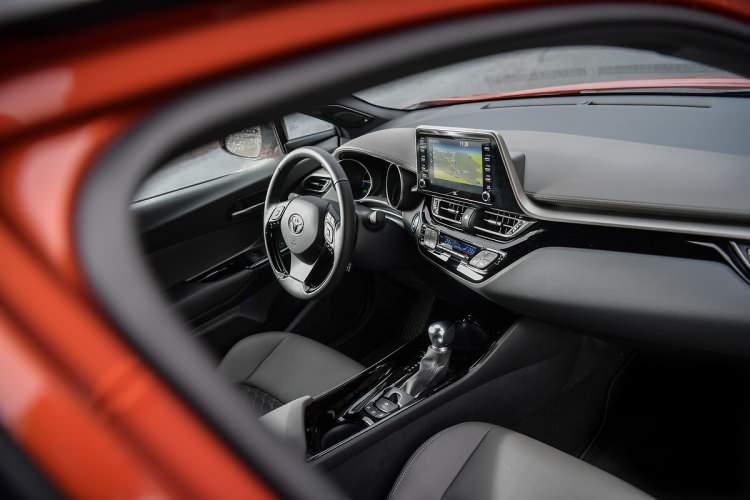 <p><span style="color:#B22222"><strong>COROLLA</strong></span></p>

<p><strong>Ocak Başlangı&ccedil; Fiyatı</strong><span style="color:rgb(66, 66, 66)"><strong>&nbsp;</strong></span>:&nbsp;1.650.000 TL&nbsp; &nbsp; &nbsp; &nbsp; &nbsp; &nbsp; &nbsp; &nbsp; &nbsp; &nbsp;</p>

<p><span style="color:rgb(66, 66, 66)"><strong>&nbsp;</strong></span><strong>Şubat Başlangı&ccedil; Fiyatı:</strong>&nbsp;1.699.000 TL</p>
