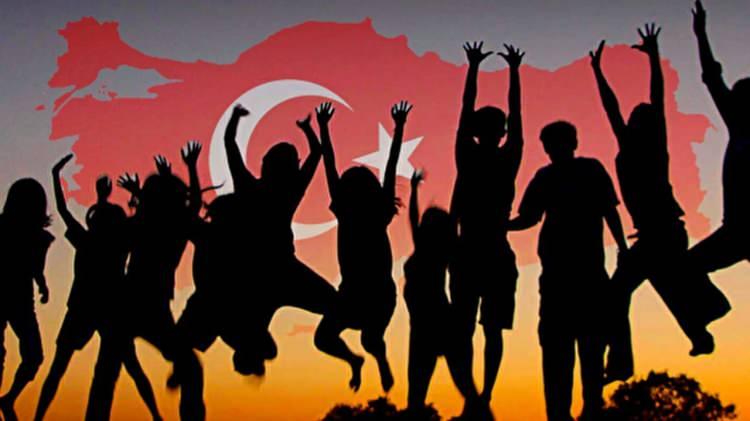 <p><strong>EN GEN&Ccedil; N&Uuml;FUSUN YAŞADIĞI İLLER</strong></p>

<p>T&uuml;rkiye&rsquo;nin en gen&ccedil; n&uuml;fus oranına sahip illeri ş&ouml;yle:</p>
