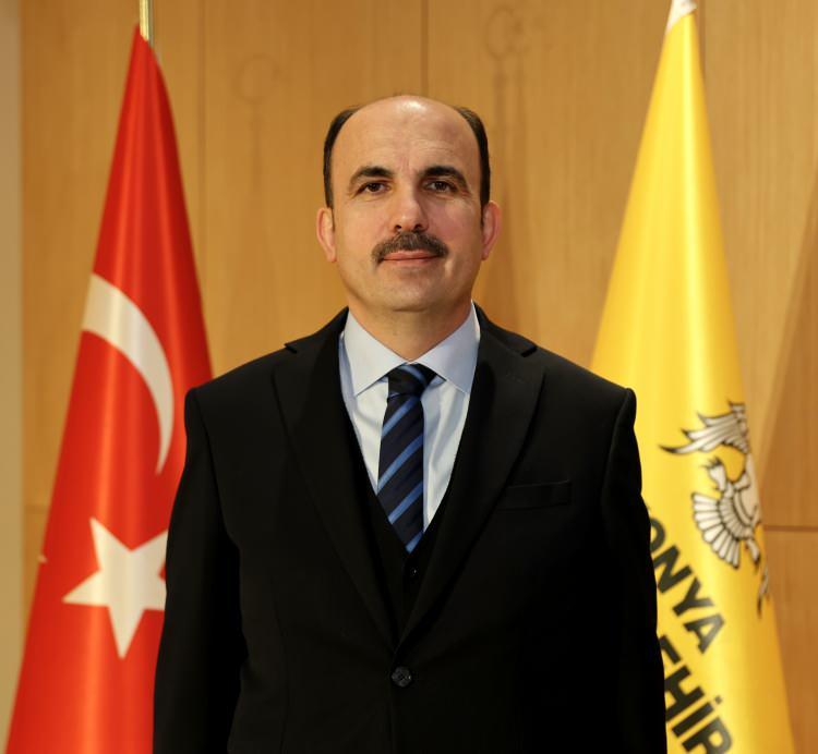 <p><span style="color:#A52A2A"><strong>"HATAY'A OLAN BORCUMUZU &Ouml;DEDİĞİMİZİ D&Uuml;Ş&Uuml;N&Uuml;YORUM"</strong></span></p>

<p>&nbsp;</p>

<p>Konya B&uuml;y&uuml;kşehir Belediye Başkanı Uğur İbrahim Altay, <em><strong>"Nihayetinde Habib-i Neccar Cami'ni a&ccedil;arak Hatay'a olan borcumuzu &ouml;dediğimizi d&uuml;ş&uuml;n&uuml;yorum. Bu aslında zor durumda &uuml;lkemizin nasıl bir araya geldiğini, kenetlendiğini, t&uuml;m kurumlarının nasıl canla başla &ccedil;alıştığının bir g&ouml;stergesi. Orada g&ouml;rev alan arkadaşlarımıza s&uuml;releri bitip geri d&ouml;nmeleri gerektiğinde hi&ccedil; kimse gitmek istemedi. Hatta itfaiye arkadaşlarımız bir miktar daha kalmak istediler."</strong></em>diye konuştu.</p>
