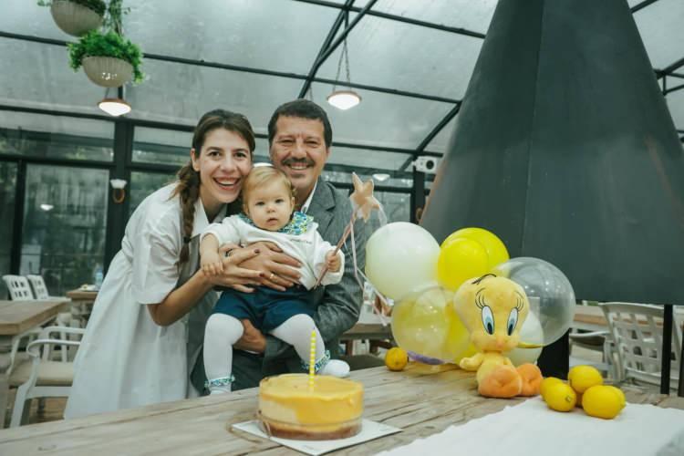 <p><strong>Aksum, kızları minik Lila'nın doğum g&uuml;n&uuml;n&uuml; yakın dostları ve ailesi ile samimi bir t&ouml;renle kutladı.</strong></p>

<p>&nbsp;</p>
