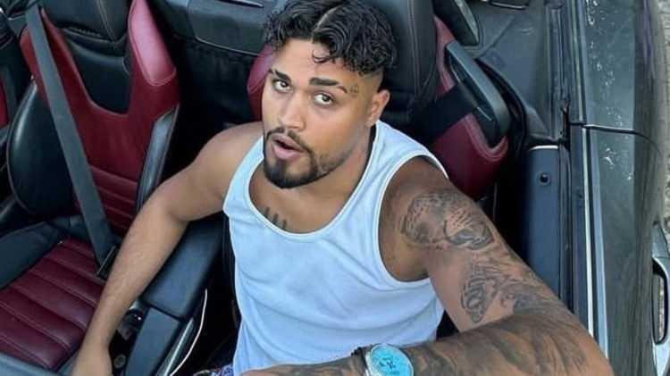 <p><strong>Yaptığı paylaşımında 6 Şubat depremlerinde hayatını kaybedenleri rahmetle anan Lvbel C5, a&ccedil;ıklamasında <span style="color:#800080"><em>"11 il, tek bir acı"</em></span> ifadesine yer verdi.&nbsp;</strong></p>
