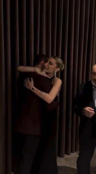 <p><strong>G&Ouml;ZALTINA ALINDIĞI İ&Ccedil;İN NİŞANLANAMAMIŞTI</strong></p>

<p>Derici, nişan tarihini, 8 Ekim 2025 olarak a&ccedil;ıklamıştı. Ancak o g&uuml;n, İstanbul Cumhuriyet Başsavcılığı tarafından y&uuml;r&uuml;t&uuml;len uyuşturucu soruşturması kapsamında g&ouml;zaltına alındığı i&ccedil;in nişan tarihini ertelemişti. Derici'nin uyuştucu testi negatif &ccedil;ıkmıştı.</p>
