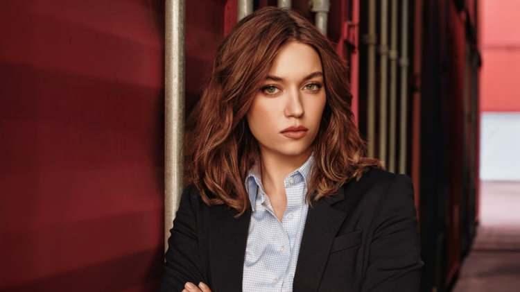 <p><strong><span style="color:#800080">​</span>Hem kariyeri hem de &ouml;zel hayatıyla sık sık g&uuml;ndeme gelen Afra Sara&ccedil;oğlu, şimdilerde yeni dizisi A.B.İ ile seyirci karşısına &ccedil;ıkıyor.</strong></p>
