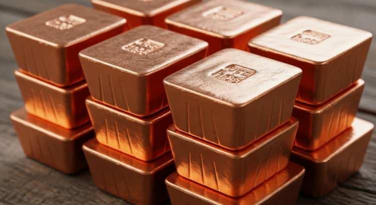 <p>Kiloluk g&uuml;m&uuml;ş k&uuml;l&ccedil;e basmayı tercih ediyorlar. 150 bin liraya alınan kilogram g&uuml;m&uuml;ş, 135-140 bin liraya yeniden kuyumcuya satılıyor. Bunu deli pazarı olarak yorumluyorum. Platin ve paladyum soranlar oluyor, bunların &uuml;lkemizde piyasası yok ve &uuml;r&uuml;n de bulunmuyor." s&ouml;zlerini s&ouml;yledi.</p>
