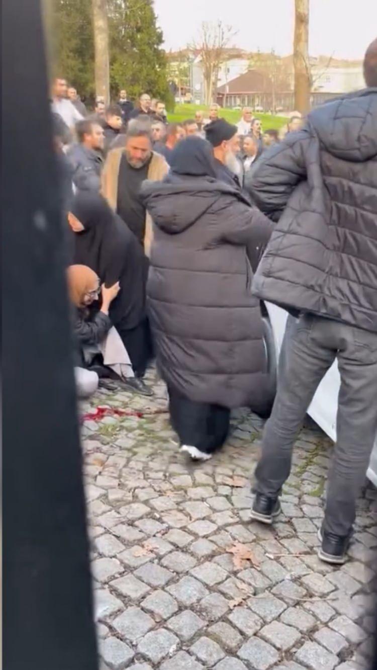 Annesinin cenazesinde kardeşini &ouml;ld&uuml;rm&uuml;şt&uuml;: Katilden akılalamaz savunma... 