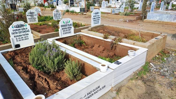 <p>Selden en ağır darbeyi ise merkez Sarı&ccedil;am il&ccedil;esindeki Buruk Mezarlığı aldı.</p>

<p>&nbsp;</p>

<p>B&ouml;lgeden ge&ccedil;en derenin taşmasıyla mezarlık tamamen su altında kaldı.</p>
