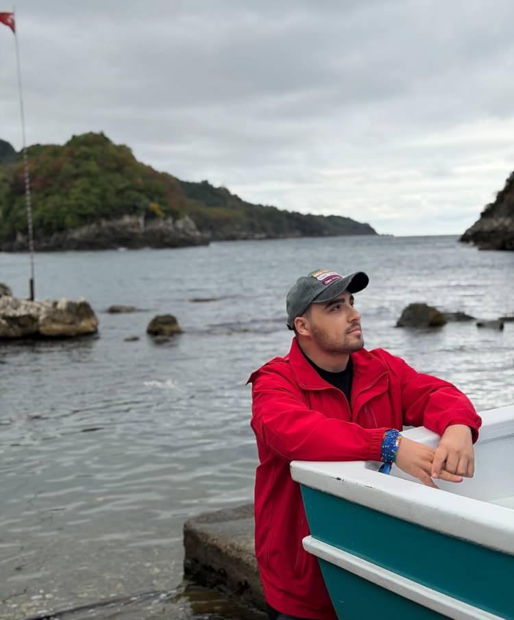 <p><strong>Mahkeme heyeti, su&ccedil;un işleniş bi&ccedil;imi ve meydana gelen zararın b&uuml;y&uuml;kl&uuml;ğ&uuml;n&uuml; dikkate alarak Yunus Okan'ın su&ccedil;unu sabit buldu. Fenomen, hapis cezasının yanı sıra ağır bir adli para cezasına &ccedil;arptırıldı.</strong></p>
